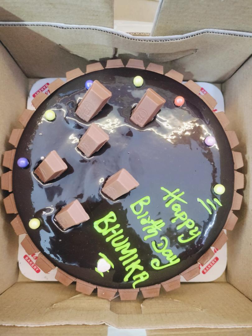 Delicious Kitkat Chocolate Cake