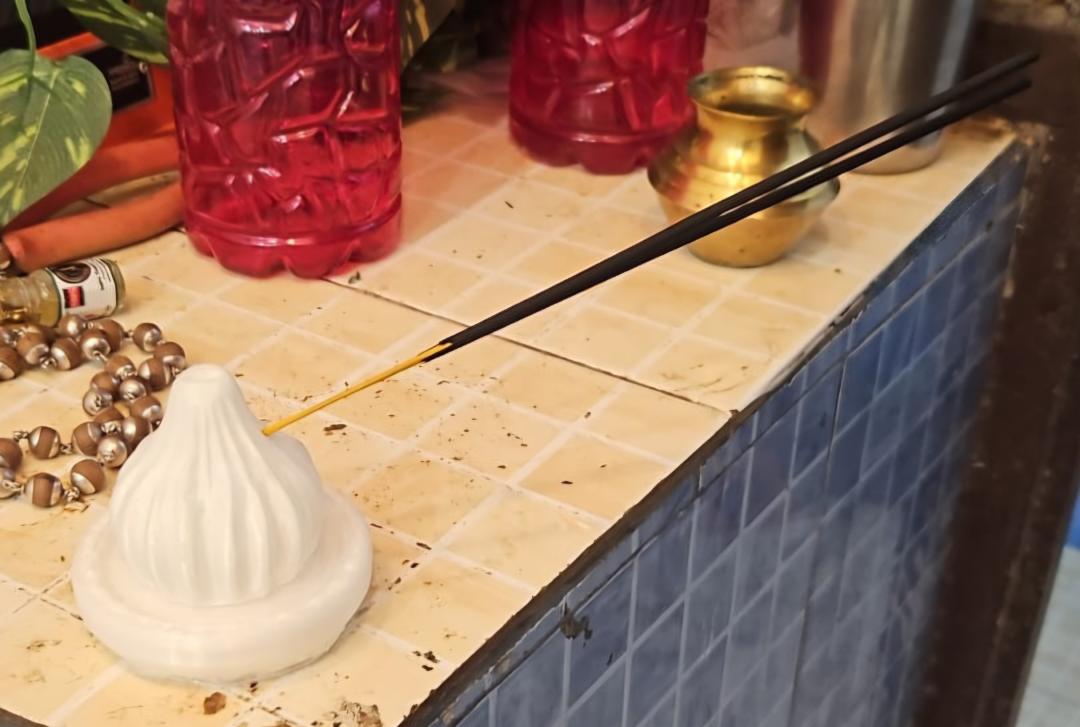 Unique Modak Agarbatti Stand 